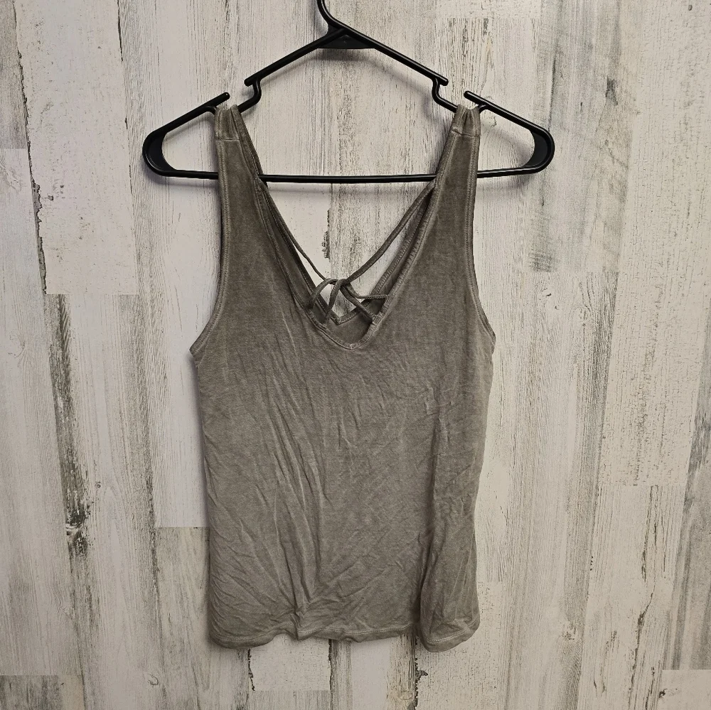 AEO Sleeveless V-Neck Tank Top with Criss-Cross Front Detail in Gray Small - Picture 8 of 8